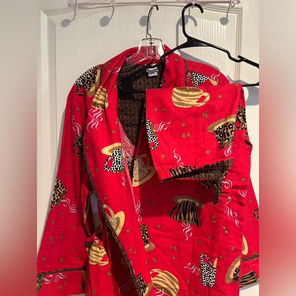 Never worn pajama set, robe-one size fits most, bottom S. Flannel coffee design - Picture 1 of 9